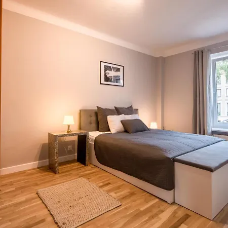 White 4rooms - Center