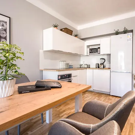 White 4rooms - Center Apartment