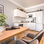 White 4rooms - Center Apartment