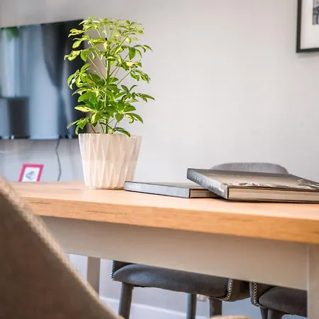 White 4rooms - Center *