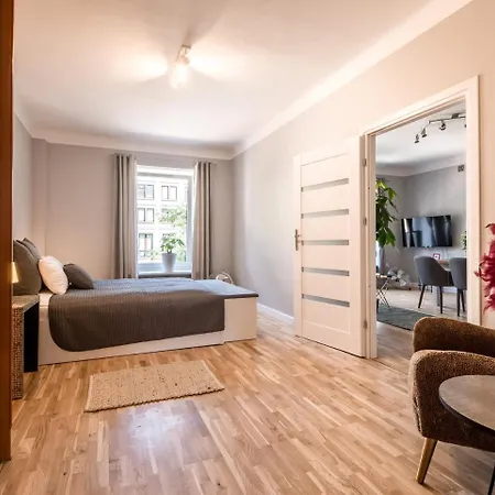 White 4rooms - Center